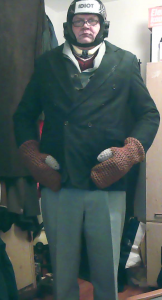 Der Depp im Schlaf-Anzug